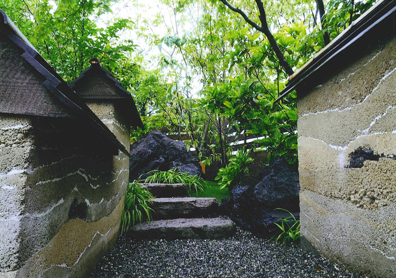 溝口造園　庭・自然石・庭石・池・川・滝・癒し・趣き・植木・紅葉・波型塀・日本庭園・岩・スタイリッシュ