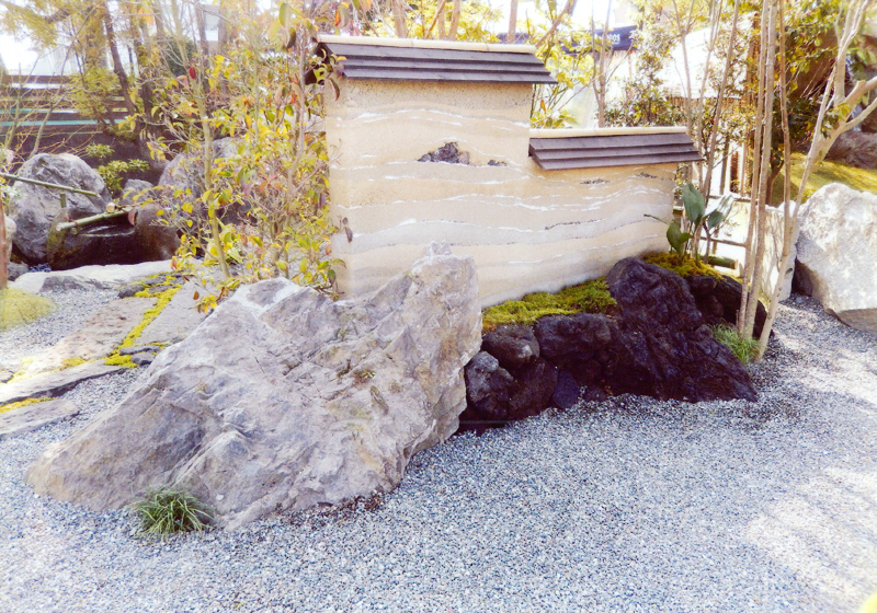 溝口造園　庭・波型塀・おしゃれ・版築土塀・和モダン・芝・庭石・庭木・岩